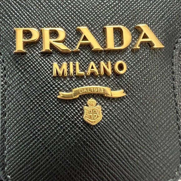 PRADA Saffiano Flap Shoulder Bag in black. - Picture 3 of 14